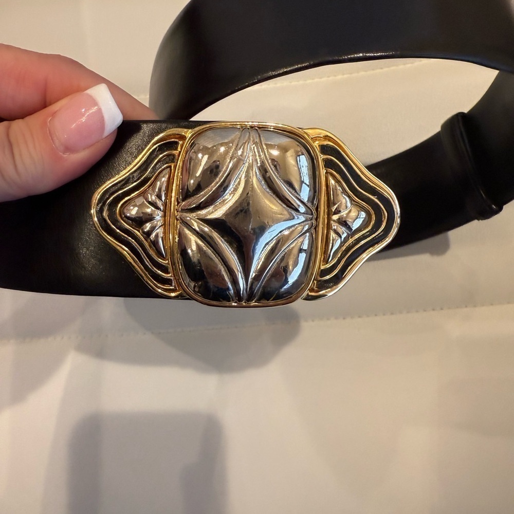 Judith Leiber black leather belt with gold/silver details - Picture 6 of 12